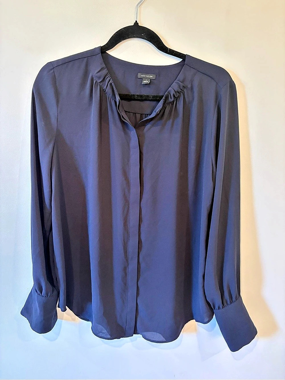 Ann Taylor Long Sleeve Blouse in Navy Blue Size Small Like New